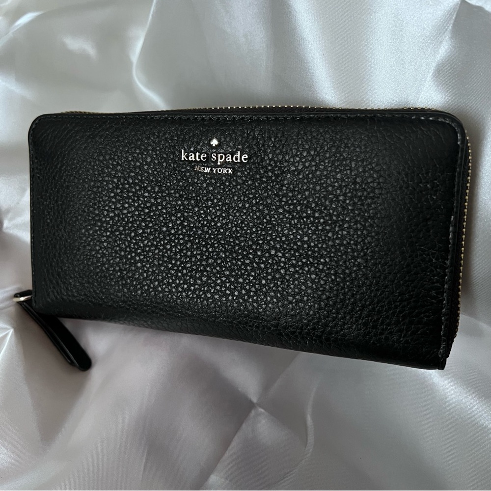 Kate spade deluxe black Leather zip around check wallet & organizer